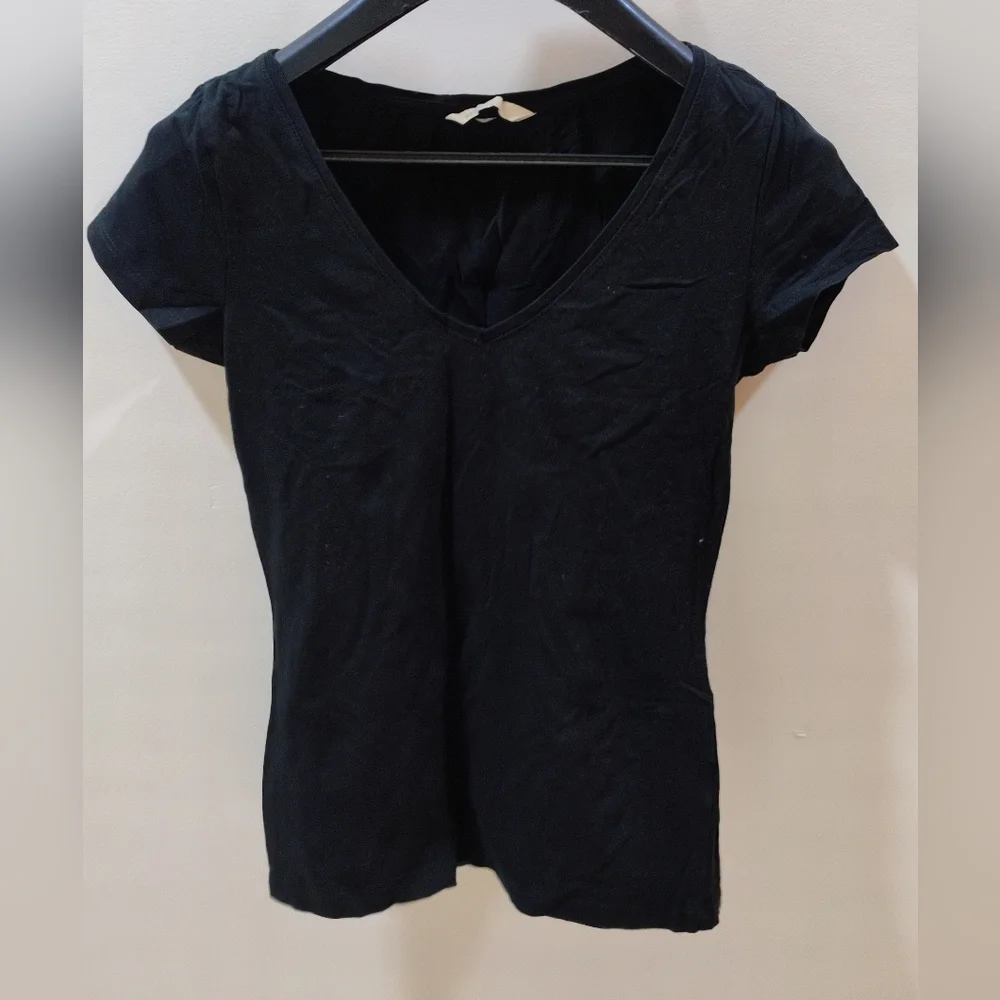H&M black tshirt - Picture 2 of 4